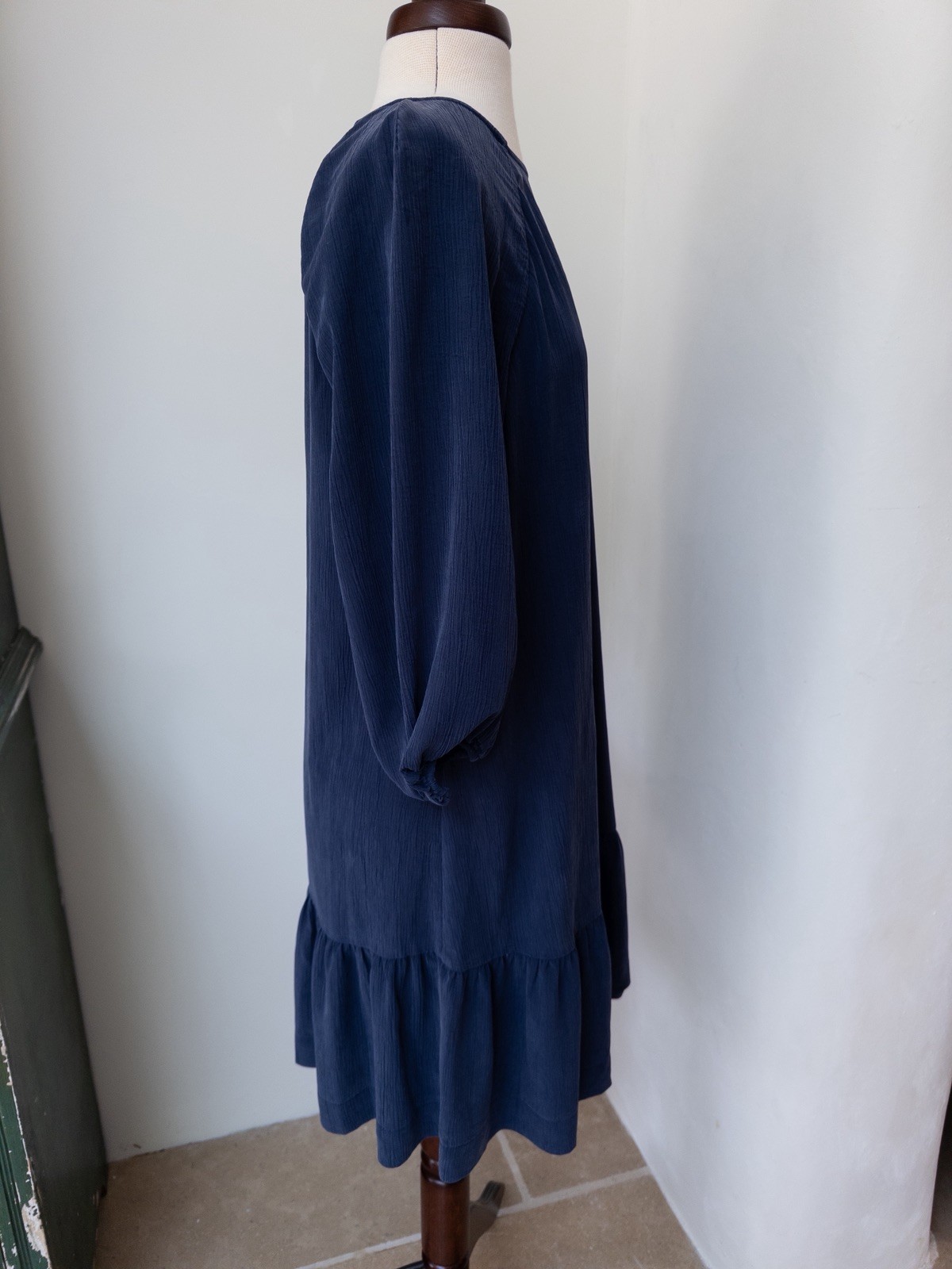 Oliver Bonas Modal Navy floaty Smock Midi Dress UK 10 Ruffle Hem 3/4 Sleeve