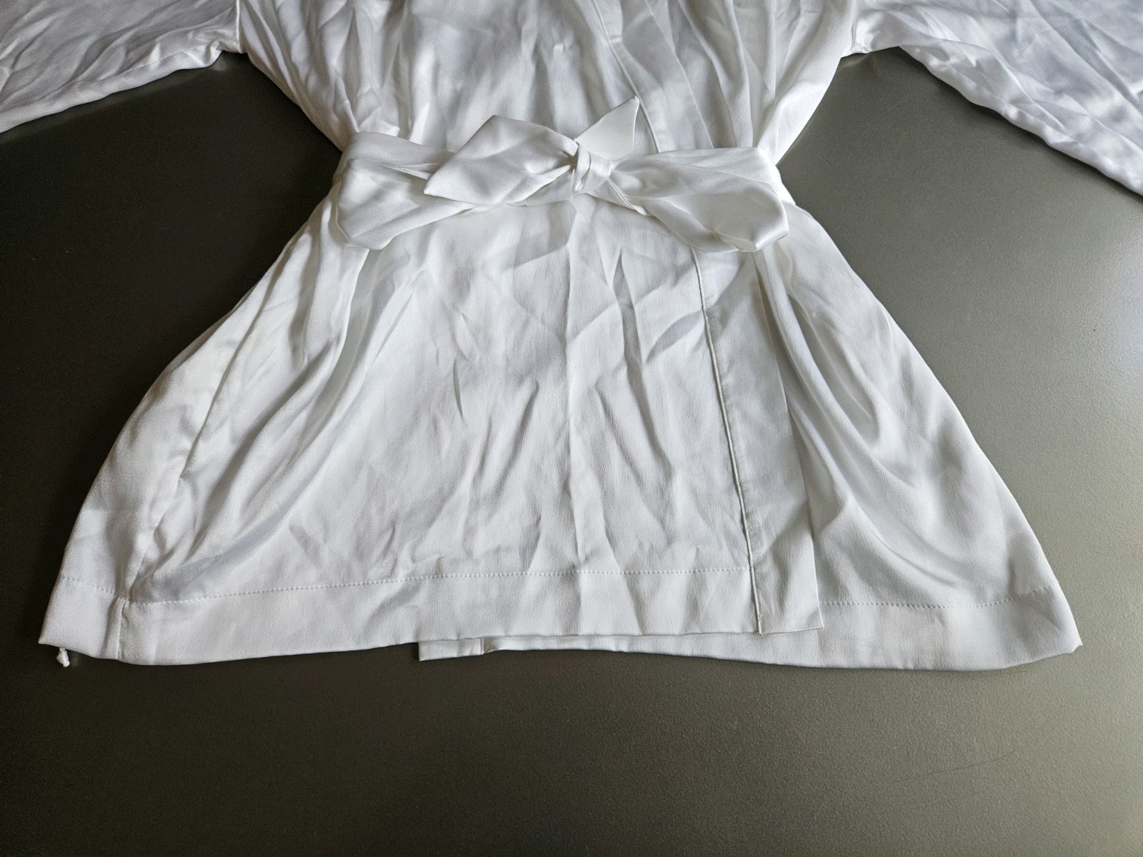 Victoria’s Secret Bombshell White Rhinestone Bling Robe 2010 Size XS/S