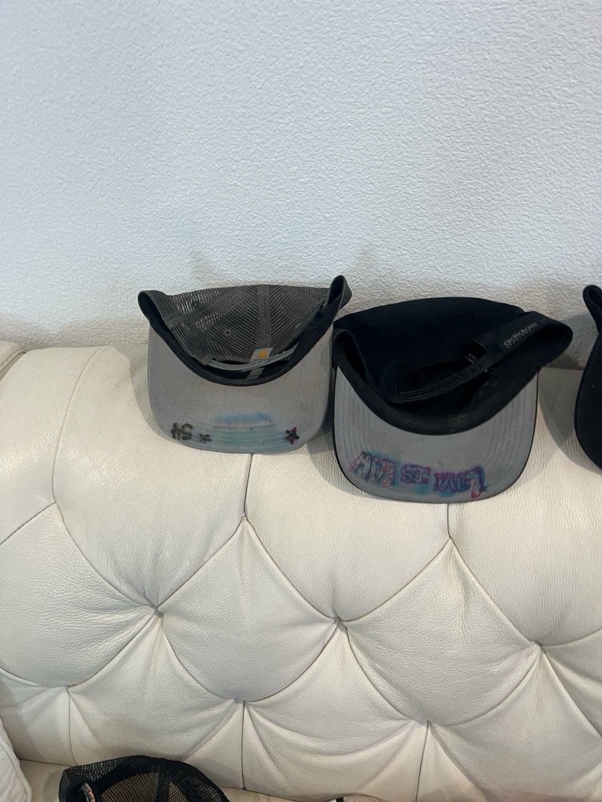Huge Hat Collection – 41 Caps (Carhartt, MLB, NFL, Vintage)”