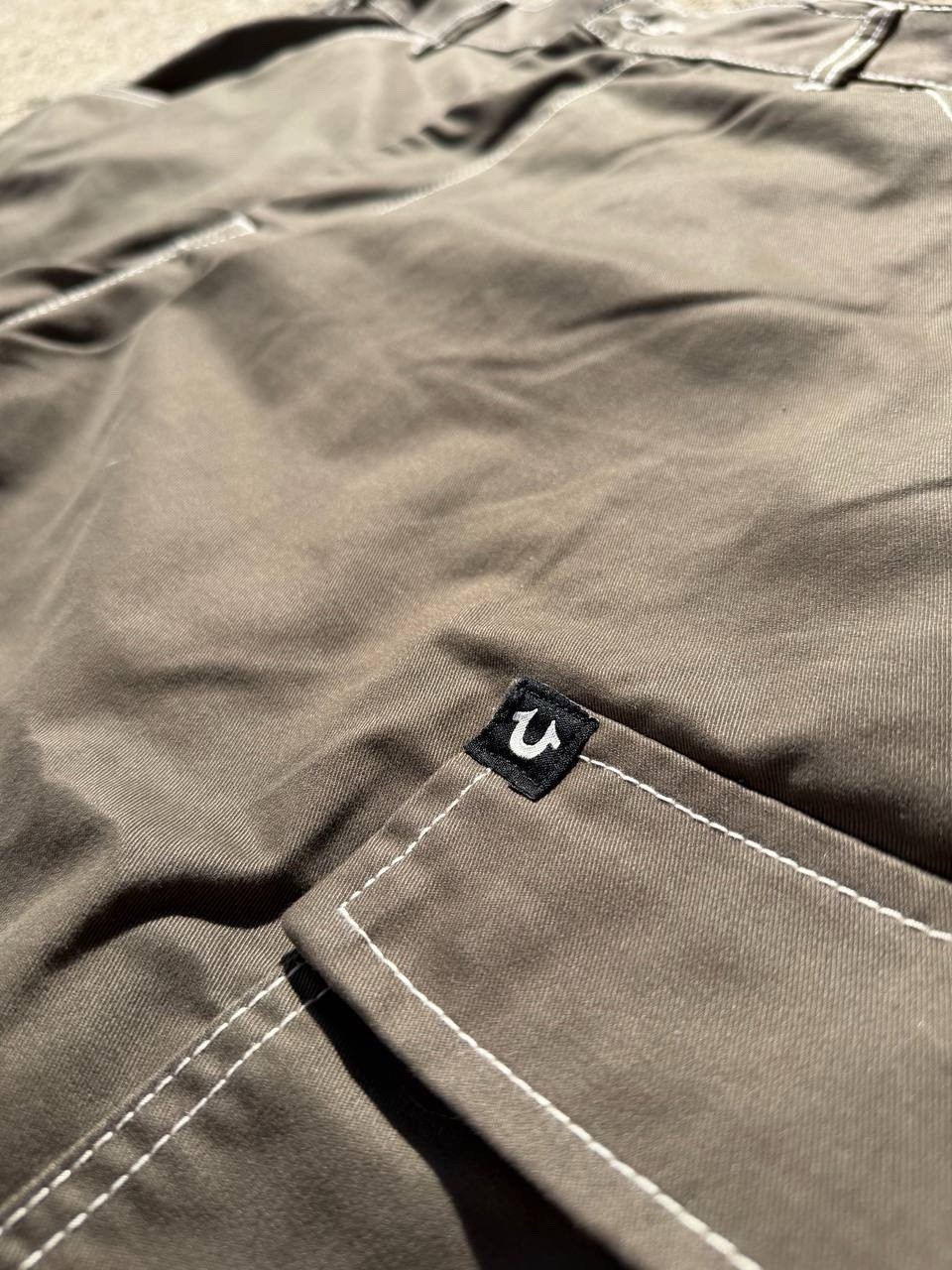 True Religion Men’s Balloon Cargo Relaxed Pant Size 44, Color: Brown