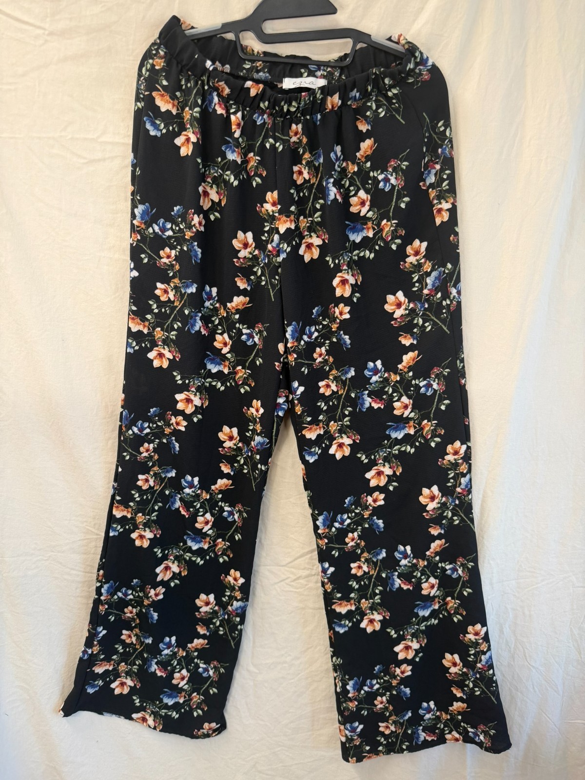 Light weight Wide-Leg Floral Pants the Brand Ezra Size Medium