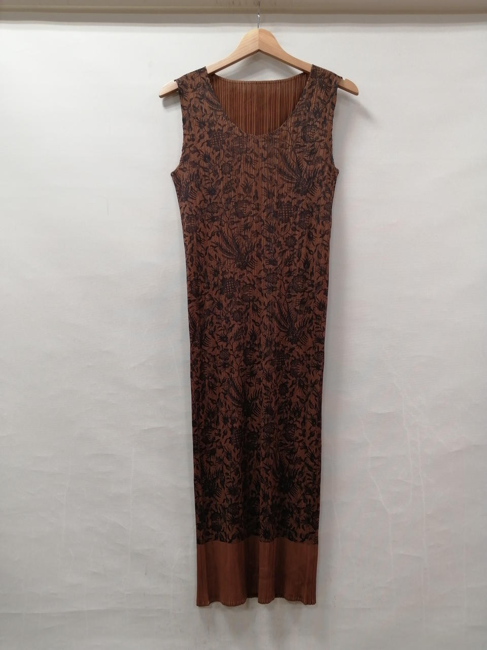 Pleats Please Sleeveless Dress Allover Pattern Size 3 42.1in length