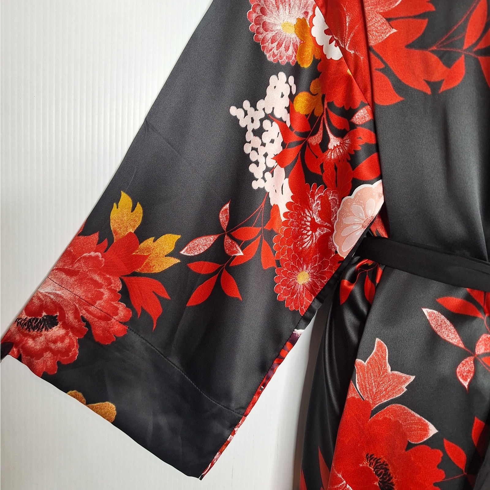 Natori Empress Satin Floral Kimono Robe Mid Length Long Medium Belted Glam Wrap