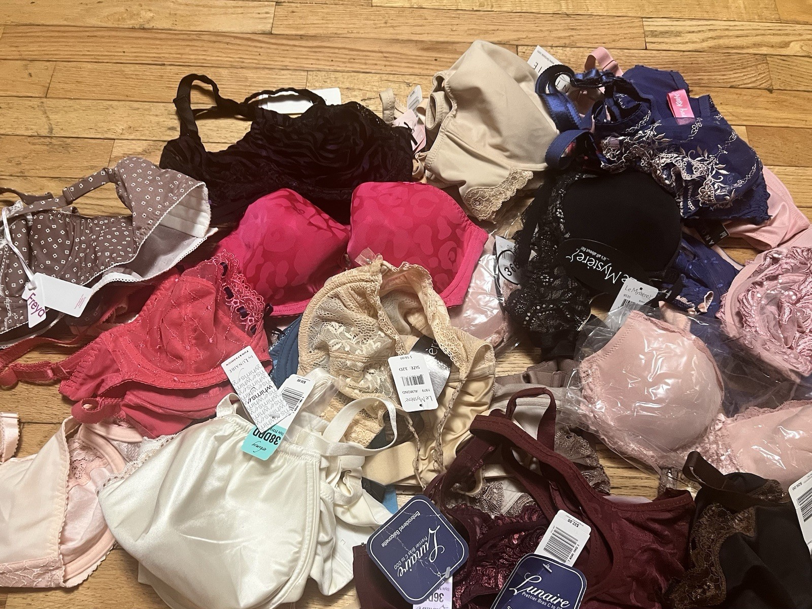 LOT OF 20 NEW NAME BRAND ASSORTED BRA’S NWT Whimsy, Lunaire, Fantasies Etc