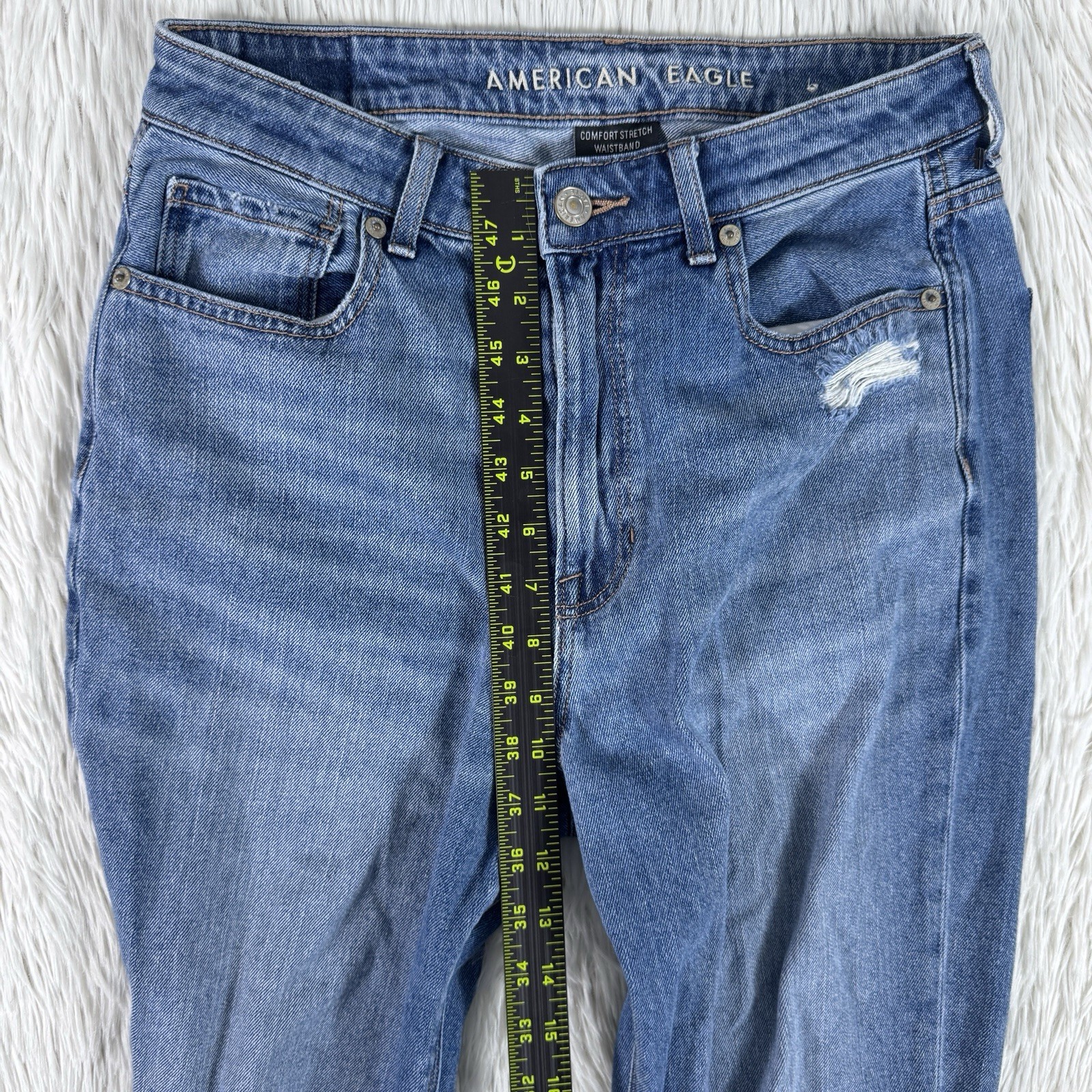 American Eagle Medium Wash Distressed High-Rise Mom Denim Jeans Women’s 6R
