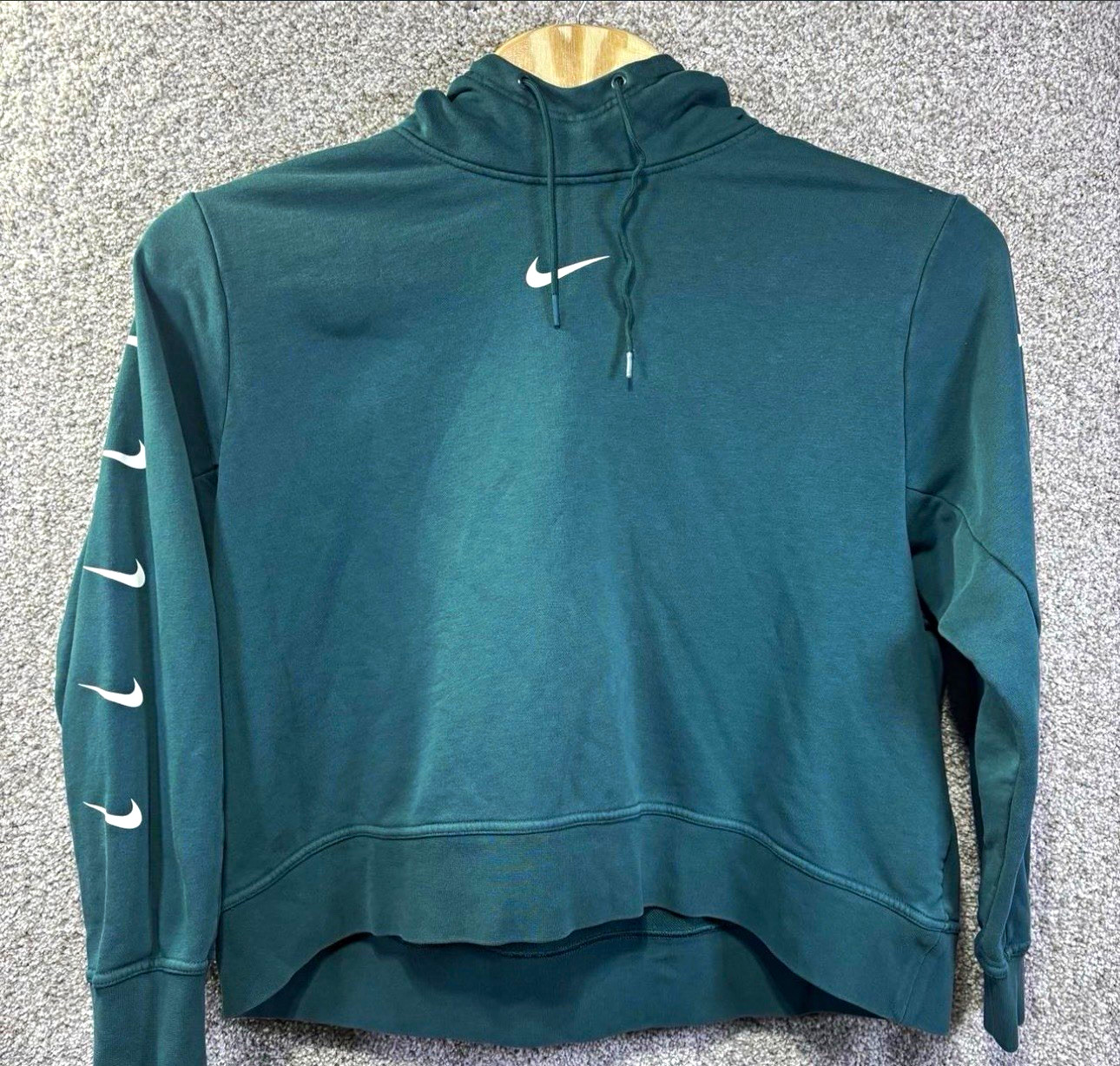 Nike Green Pullover Hoodie Size XL Embroidered Swoosh Fleece Sweatshirt