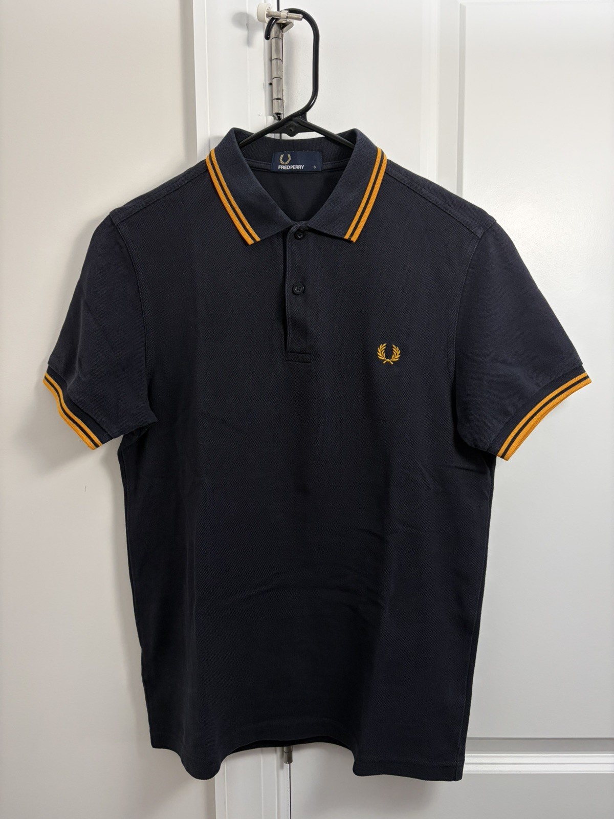 Fred Perry Polo shirt M3600 Dark Navy with Bright Orange tipping Men Size Small