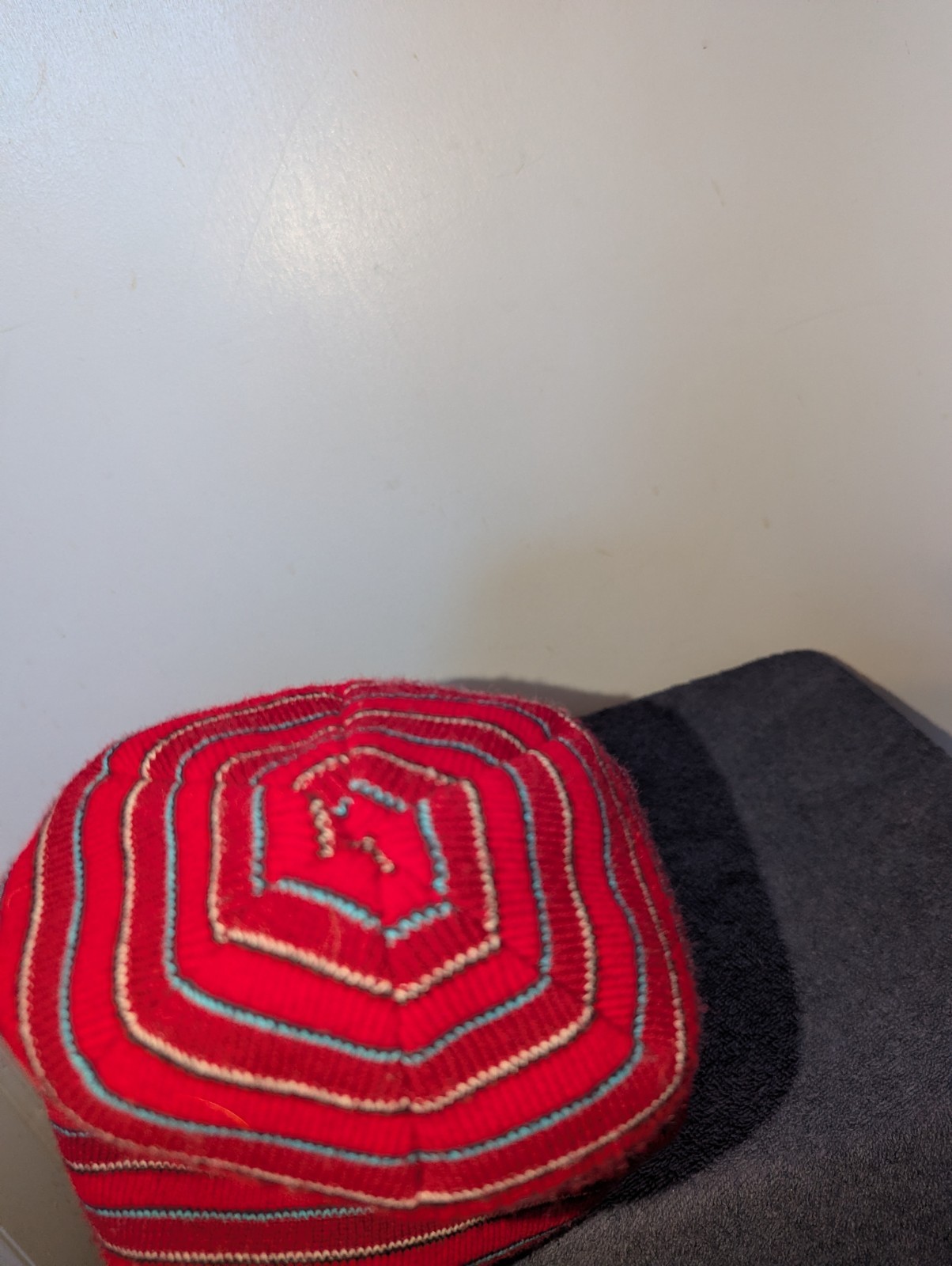 Supreme Striped Beanie Hat Mens One Size Red FW14 Logo Cuffed Knit