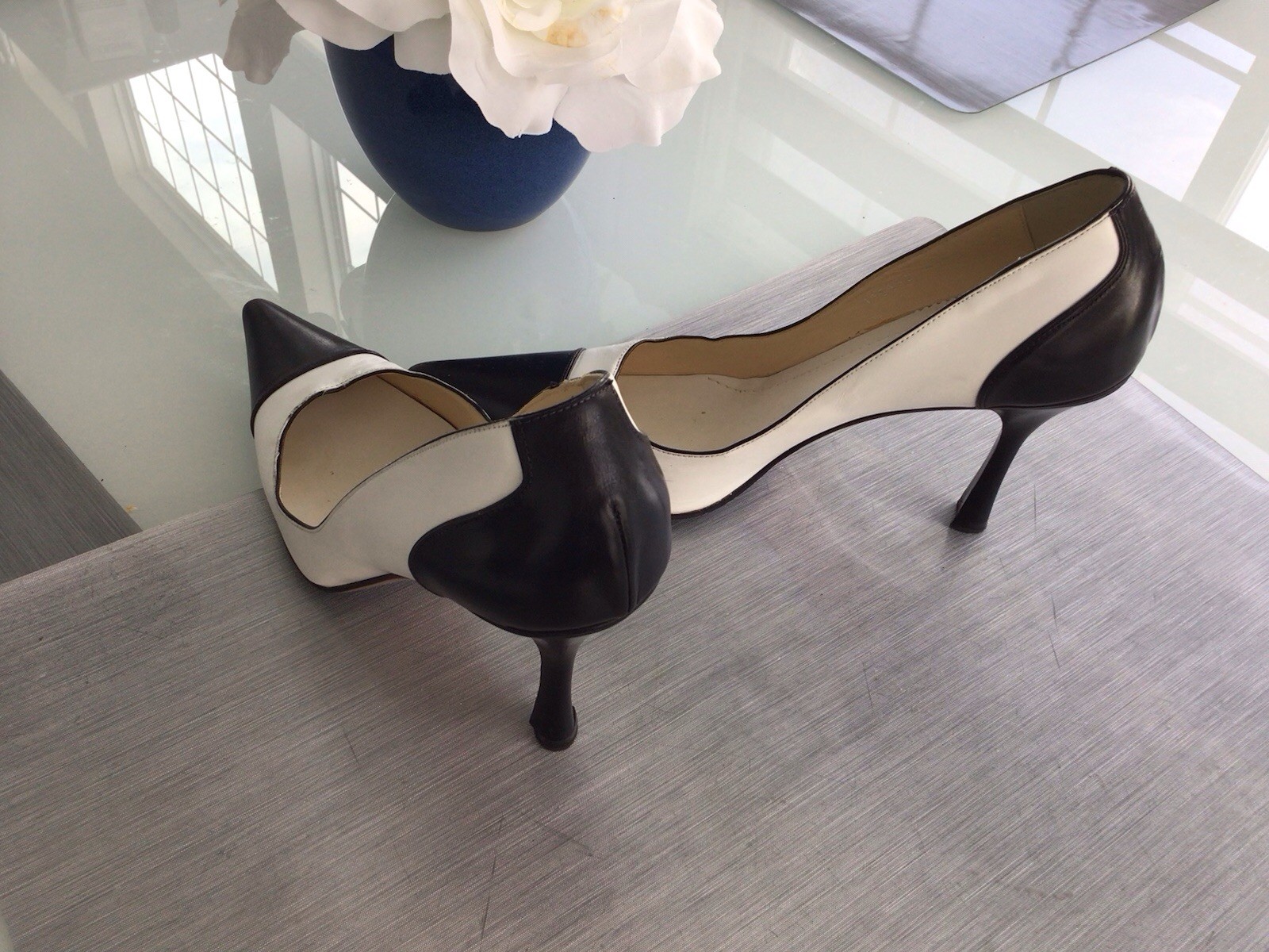 GUCCI BLACK/WHITE MADE IN ITALY PUMPS 8-1/2