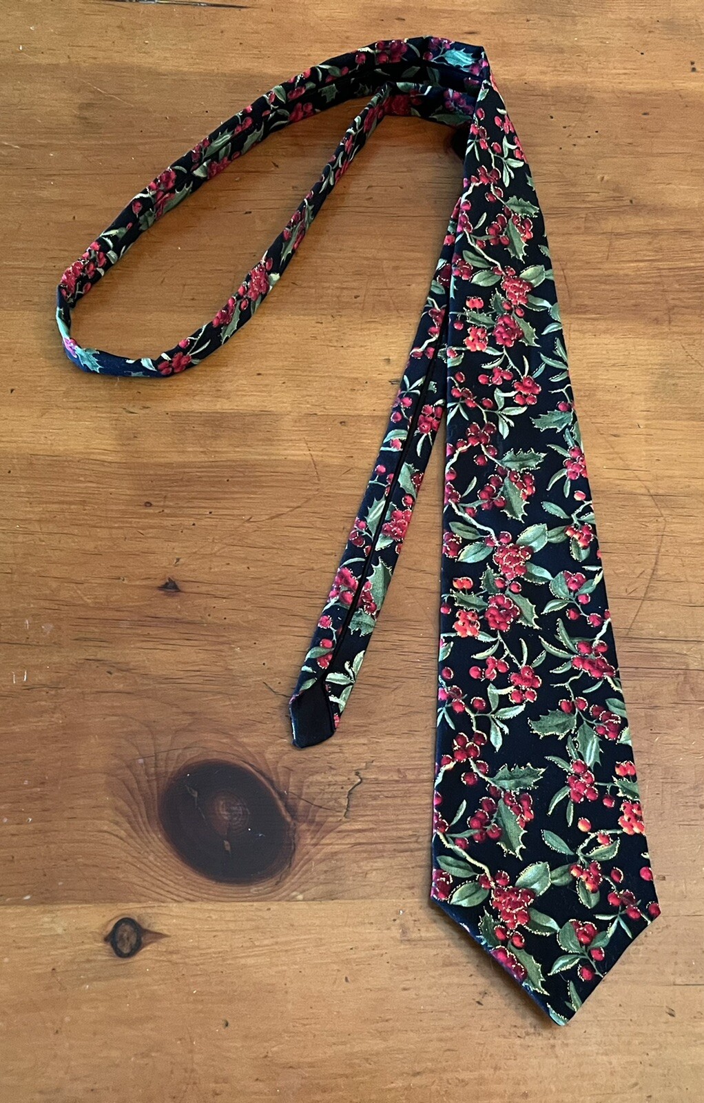 Christmas Neck Tie Artisan Handcrafted USA Cotton 58”x 3.5” Holly Berry Winter