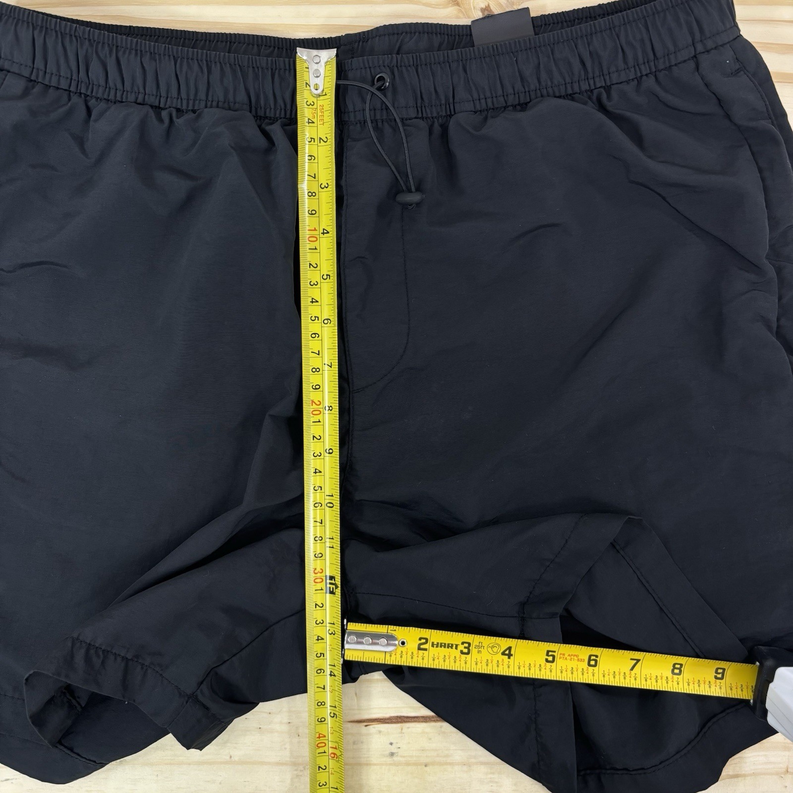 H&M Men’s Black Nylon Pull On Shorts XL Drawstring Zip Pockets Snap Back Pocket