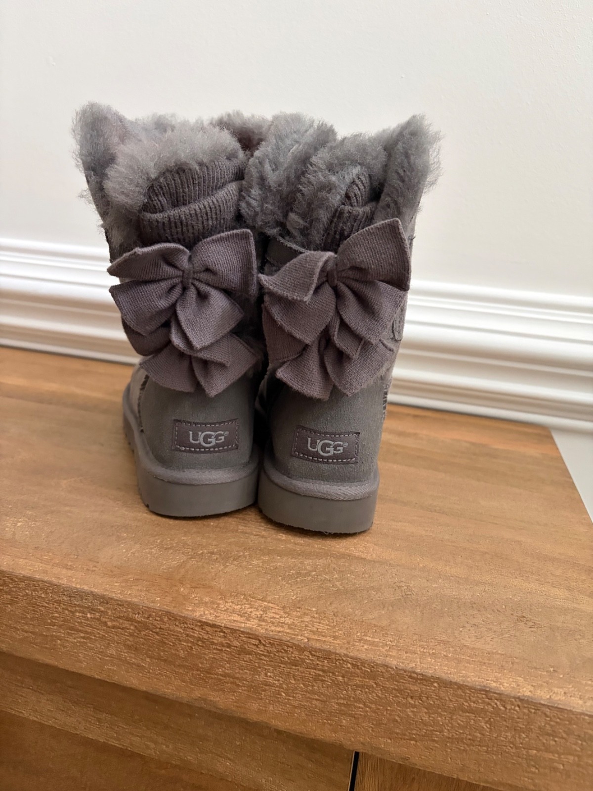 UGG Bailey Bow II Suede Mid-Calf Bootie Boots / 1016225 GREY – Women’s Size 8