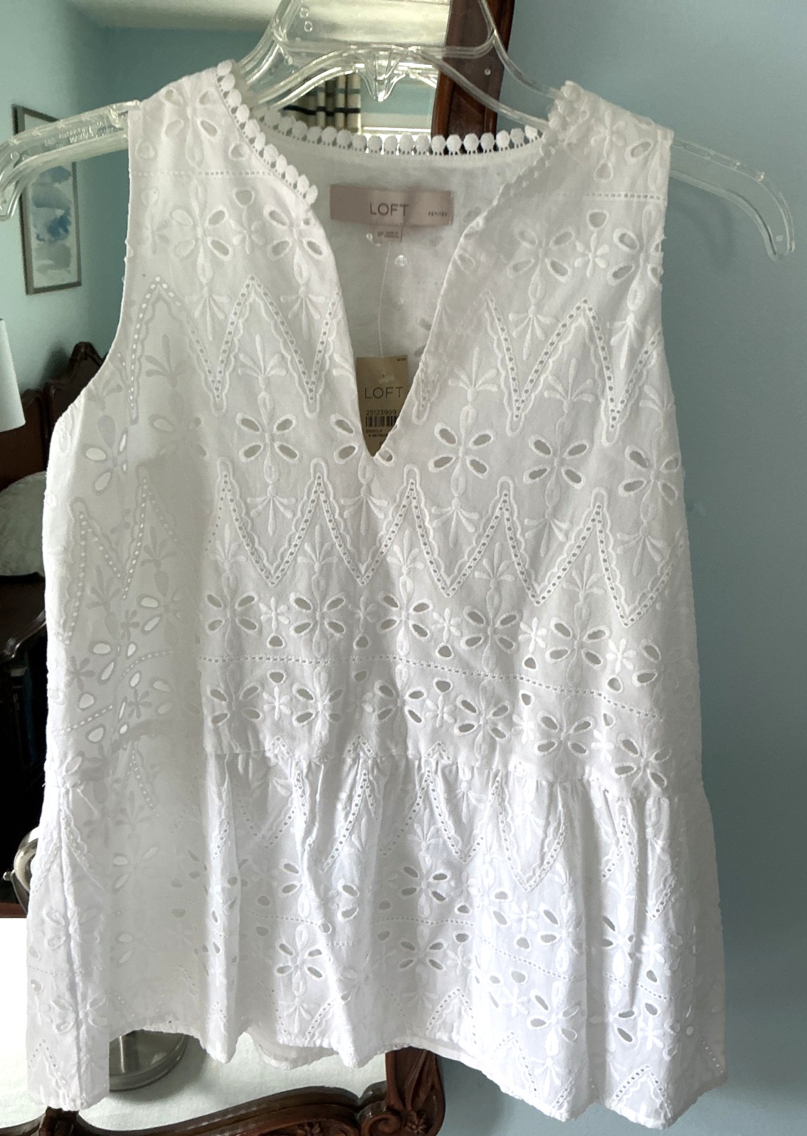 Loft Eyelet Lace Blouse Women’s SP Small Petite Sleeveless Lightweight NWT