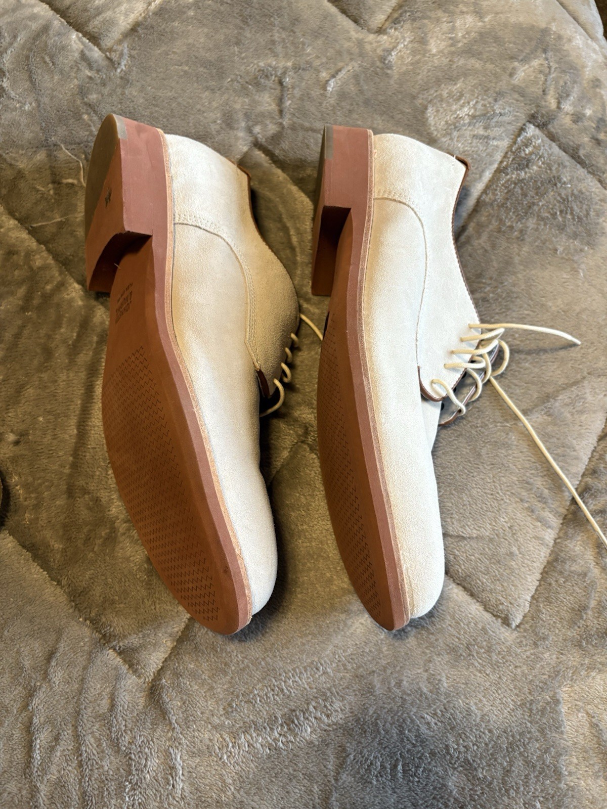 Men’s Johnston & Murphy’s oxford shoes Size: 11