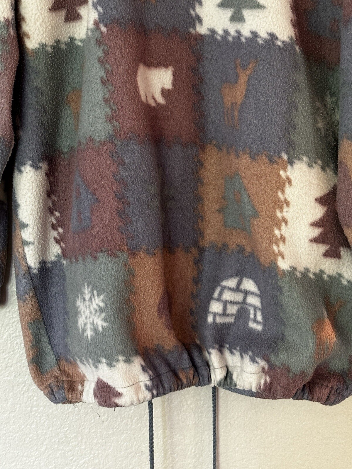 Vintage G4000 Patterned Fleece Jacket Size Medium Made In United Arab Emirates