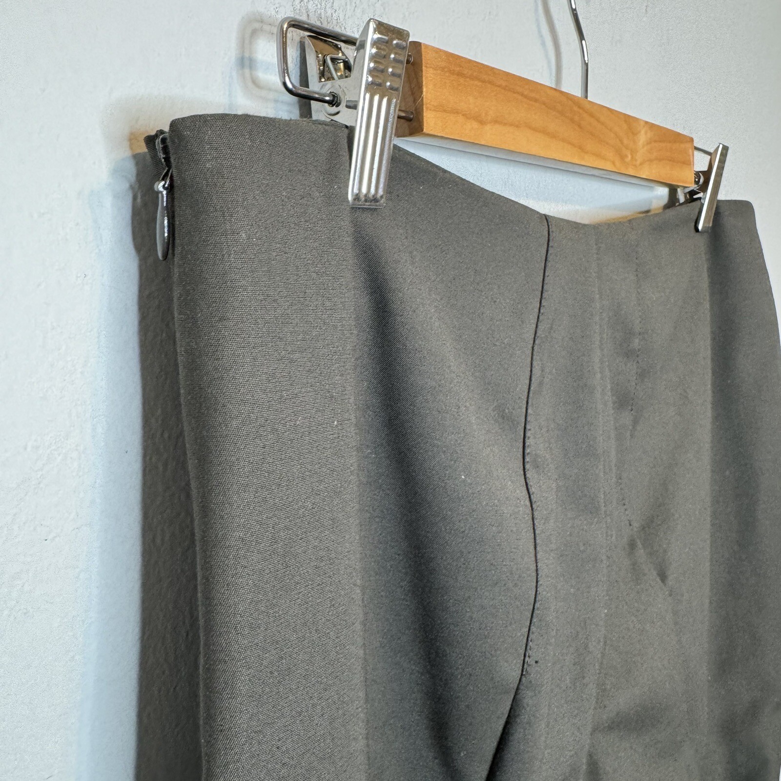 Akris Pants Size 10 Grey Womens Gray Side Zip Pleated Trouser Tapered Stretch