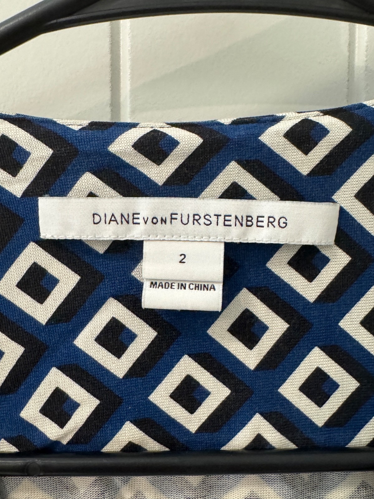 Diane von furstenberg wrap dress, size 2, 100% silk