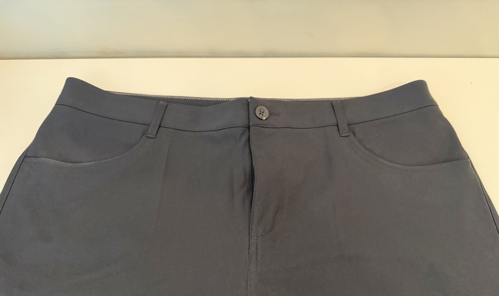 Vuori Men’s Performance Pant Size 36 Navy Dark Charcoal 5Pocket Stretch Slim Fit