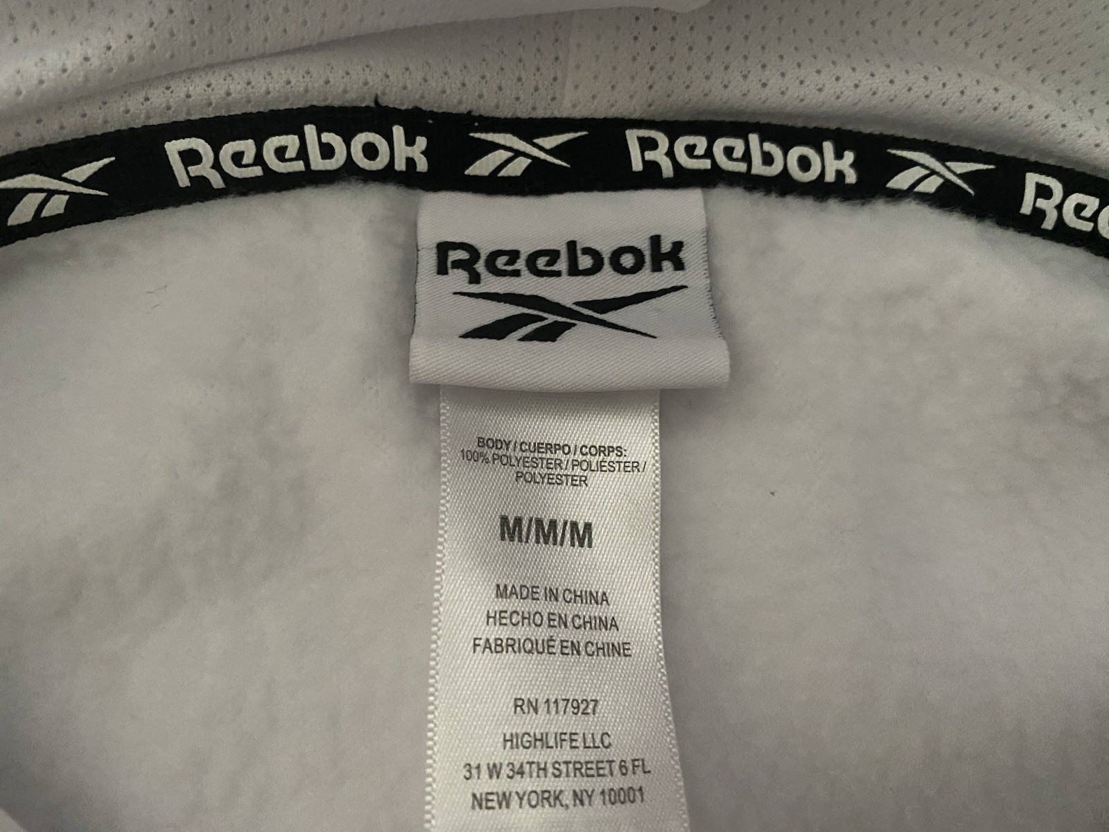 Reebok Men’s Pullover Hoodie Size M Regular White Logo Fleece Polyester Pockets
