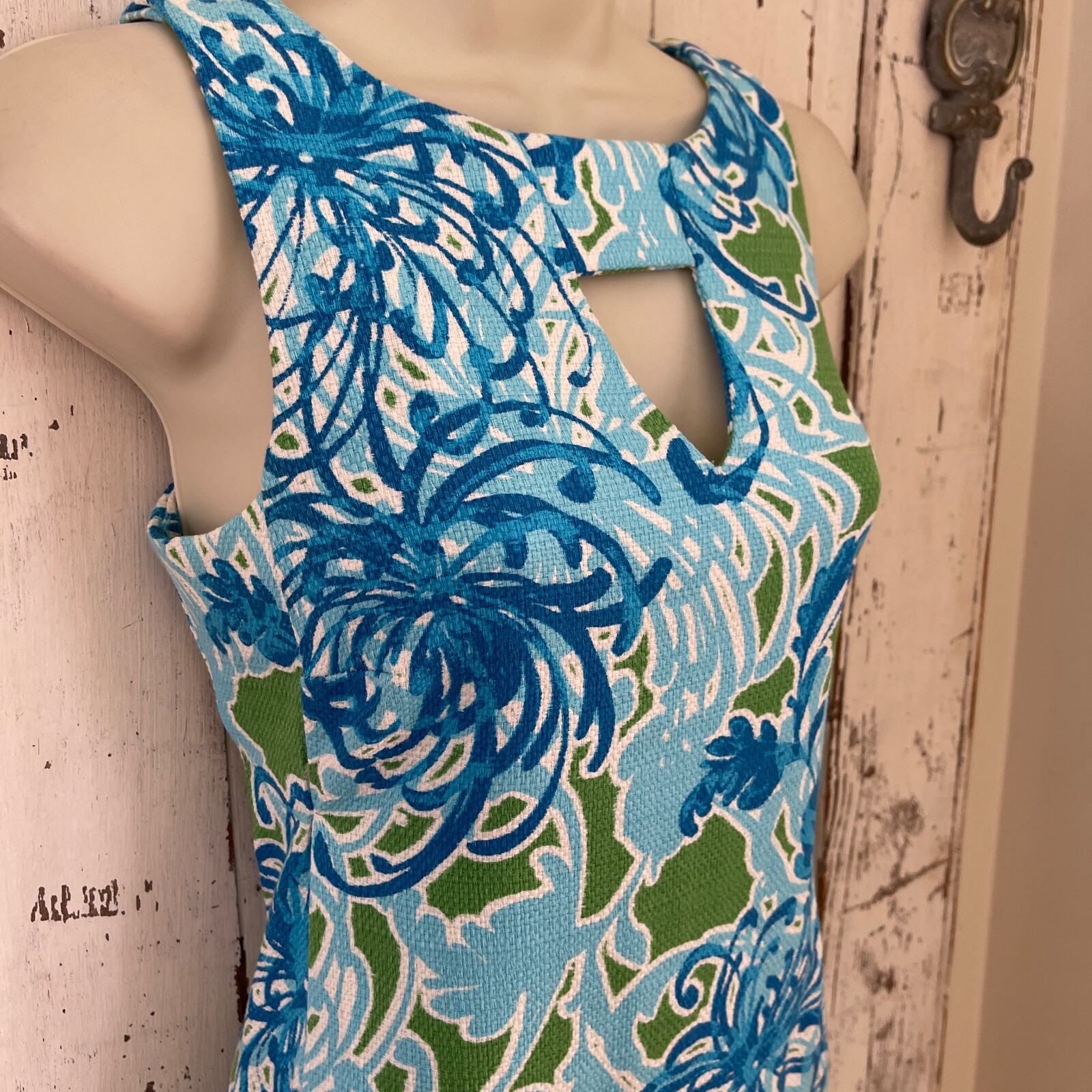 Taylor Size 2 Woman’s Blue Green White Floral Pocketed Sleeveless Summer Dress