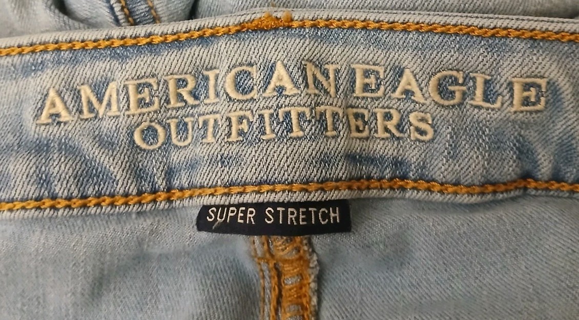 American Eagle Jeans 4 Ankle Crop Jegging Distressed Light Wash Low Rise Raw Hem