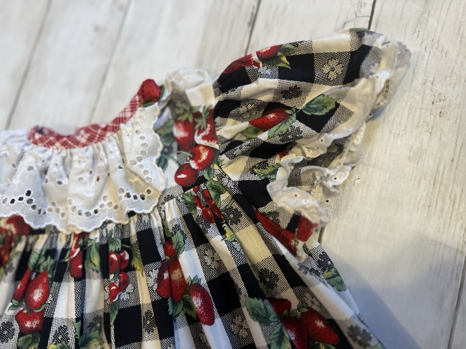 VTG Polly Flinders Red Black Plaid Berry Print Holiday Dress Eyelet Collar 2T
