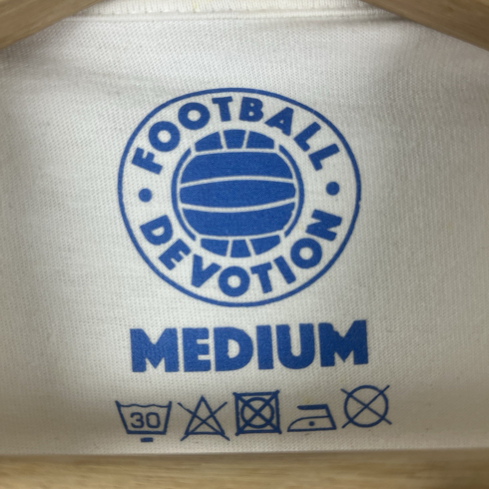 Liverpool FC T-Shirt Mens Medium White Graphic Football Shirt Iconic Retro