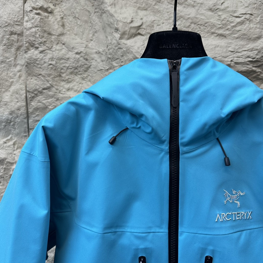 Arcteryx Alpha SV winter Jacket Men’s BRIGHT BLUE Size L new