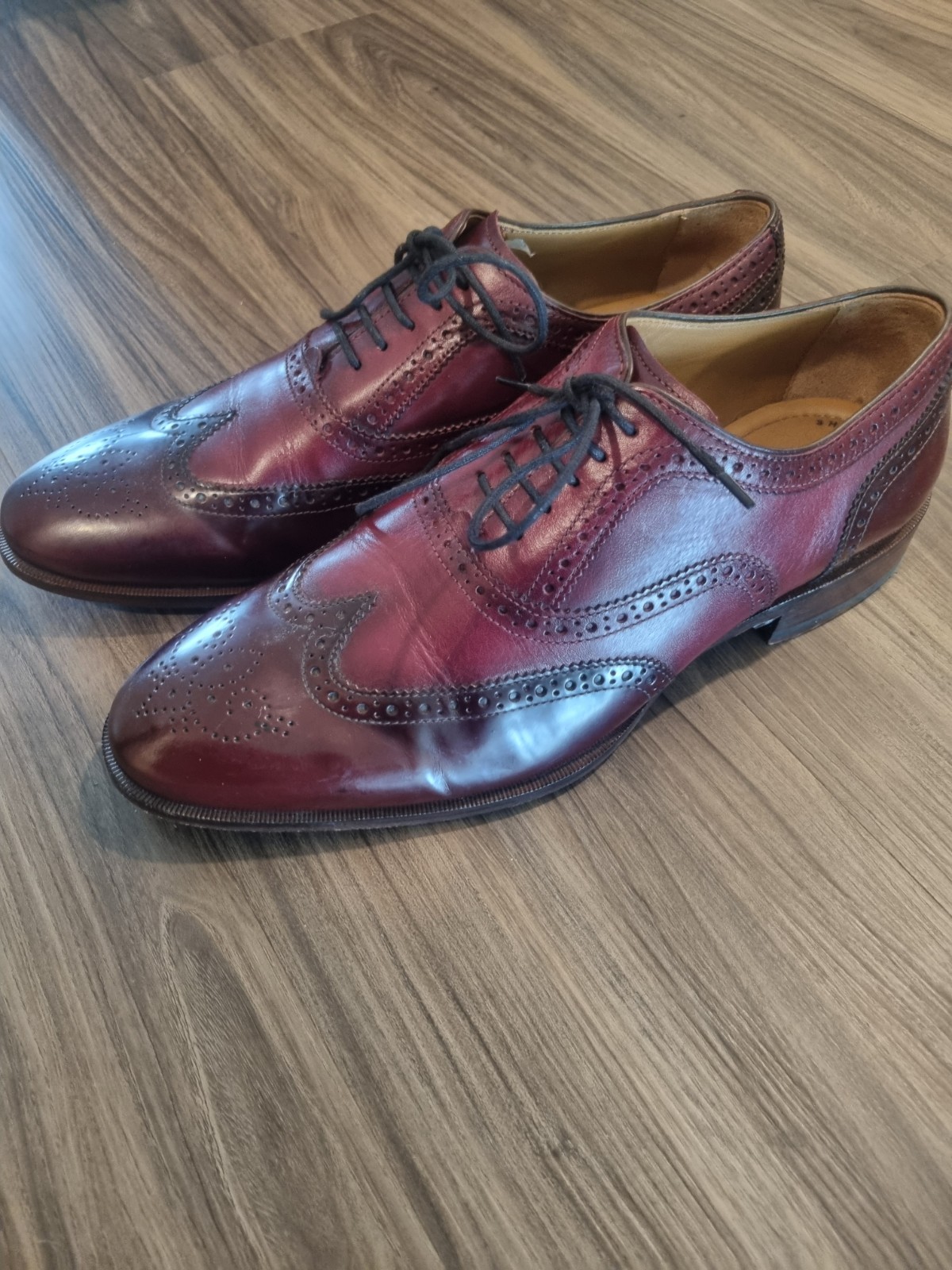 Johnston & Murphy Nolen Wingtip Oxford Mens Size 9.5 Sheepskin Leather Oxblood