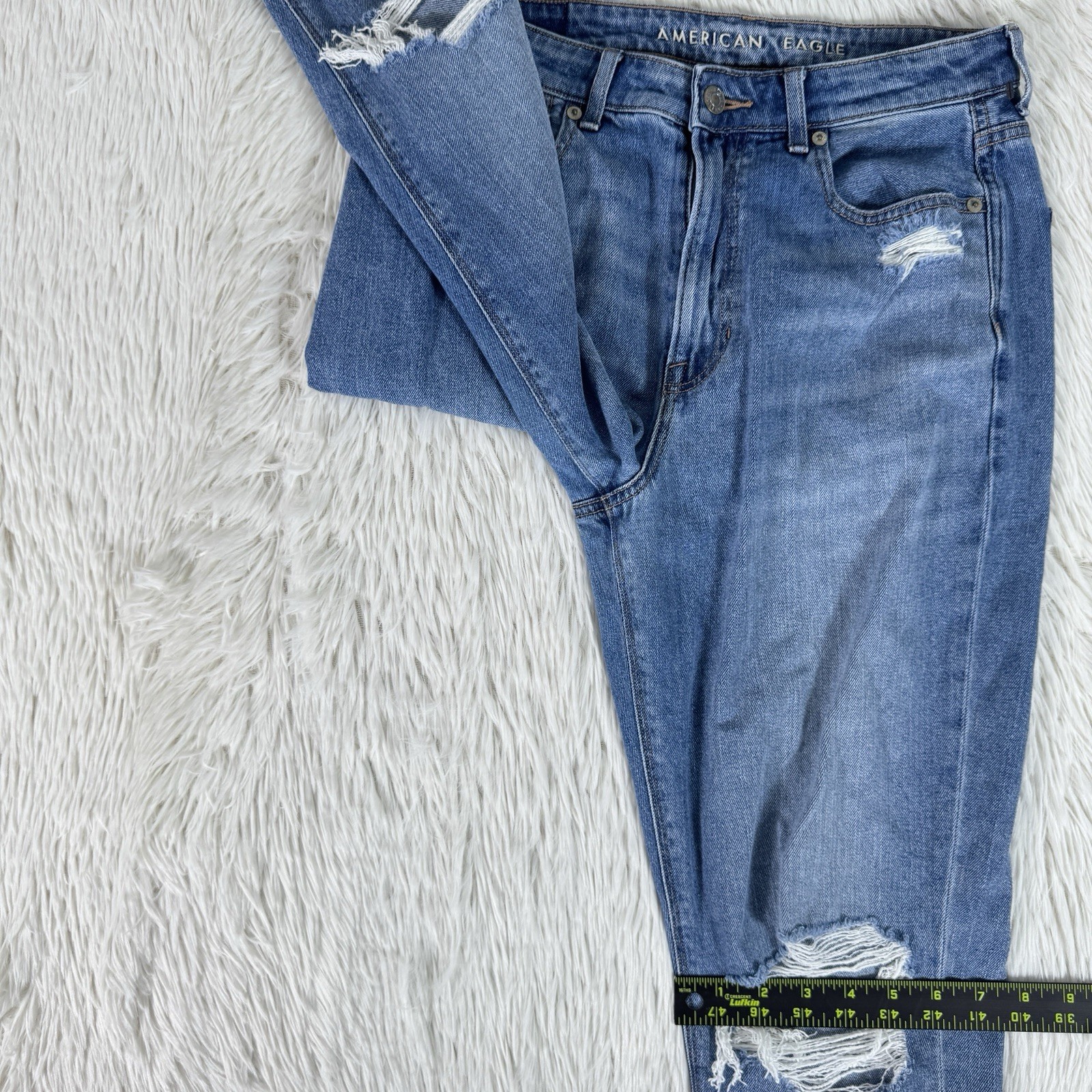 American Eagle Medium Wash Distressed High-Rise Mom Denim Jeans Women’s 6R