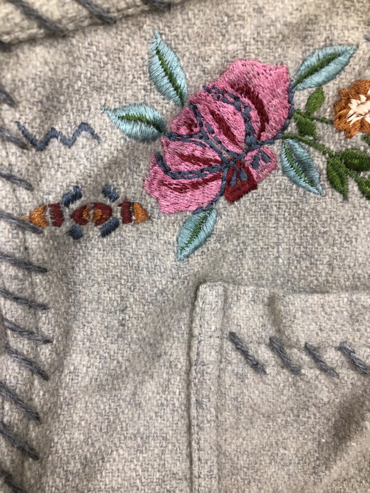 vintage embroidered jacket no closure