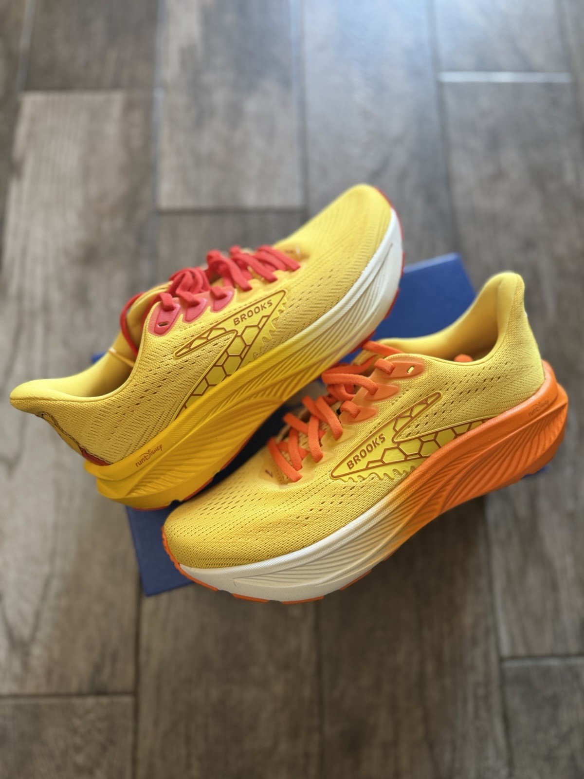 Brooks Ghost 17 RunDisney Winnie The Pooh (Size 7.5 Women) – READY TO SHIP