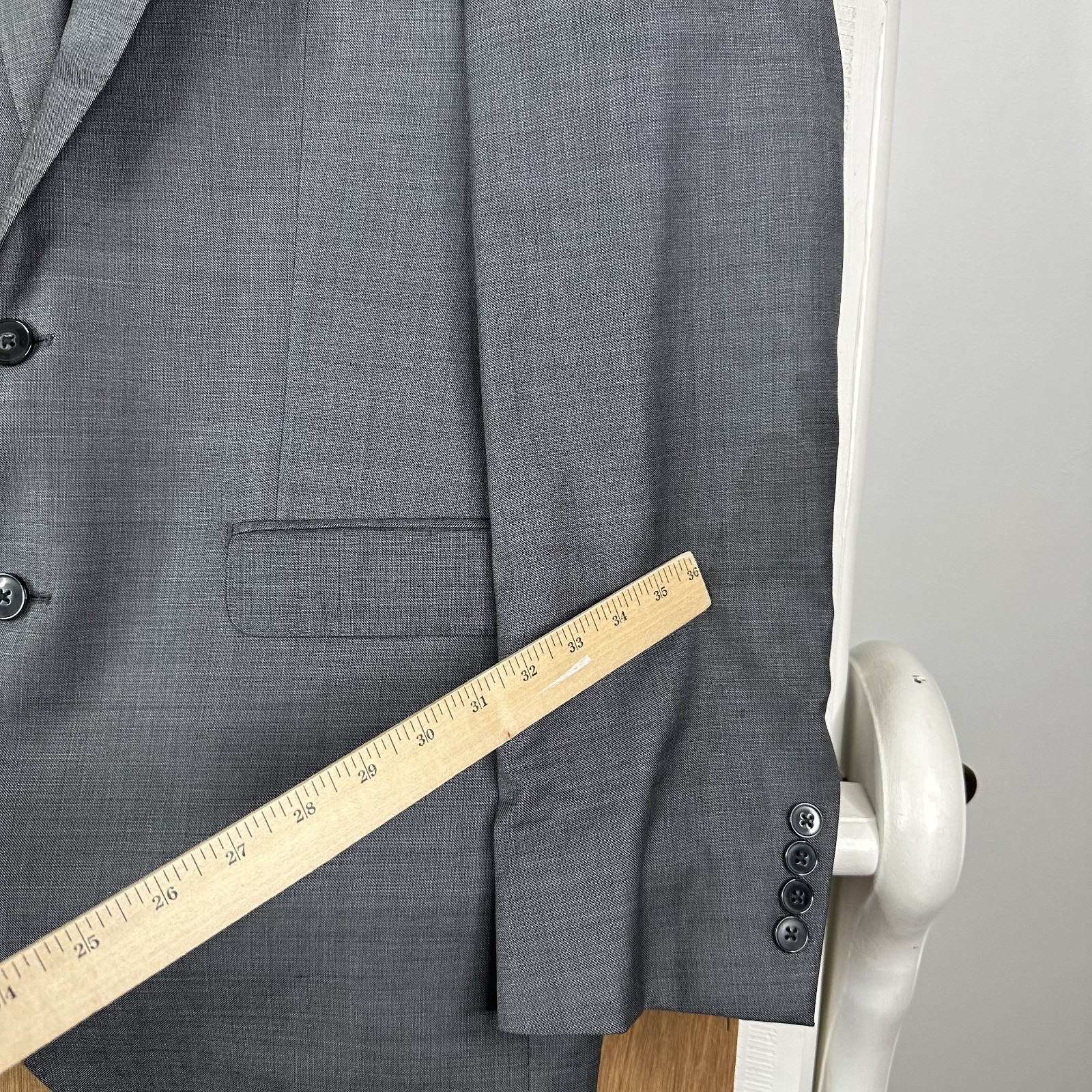 Calvin Klein Suit Mens 42R Gray 2 Button 100% Wool Pants 34×30 Peak Lapel