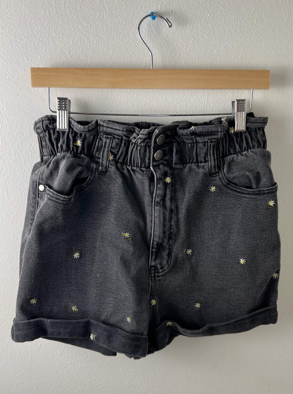 Black Denim Paperbag Waist Daisy Embroidered Mom Shorts Large Y2K SUMMER
