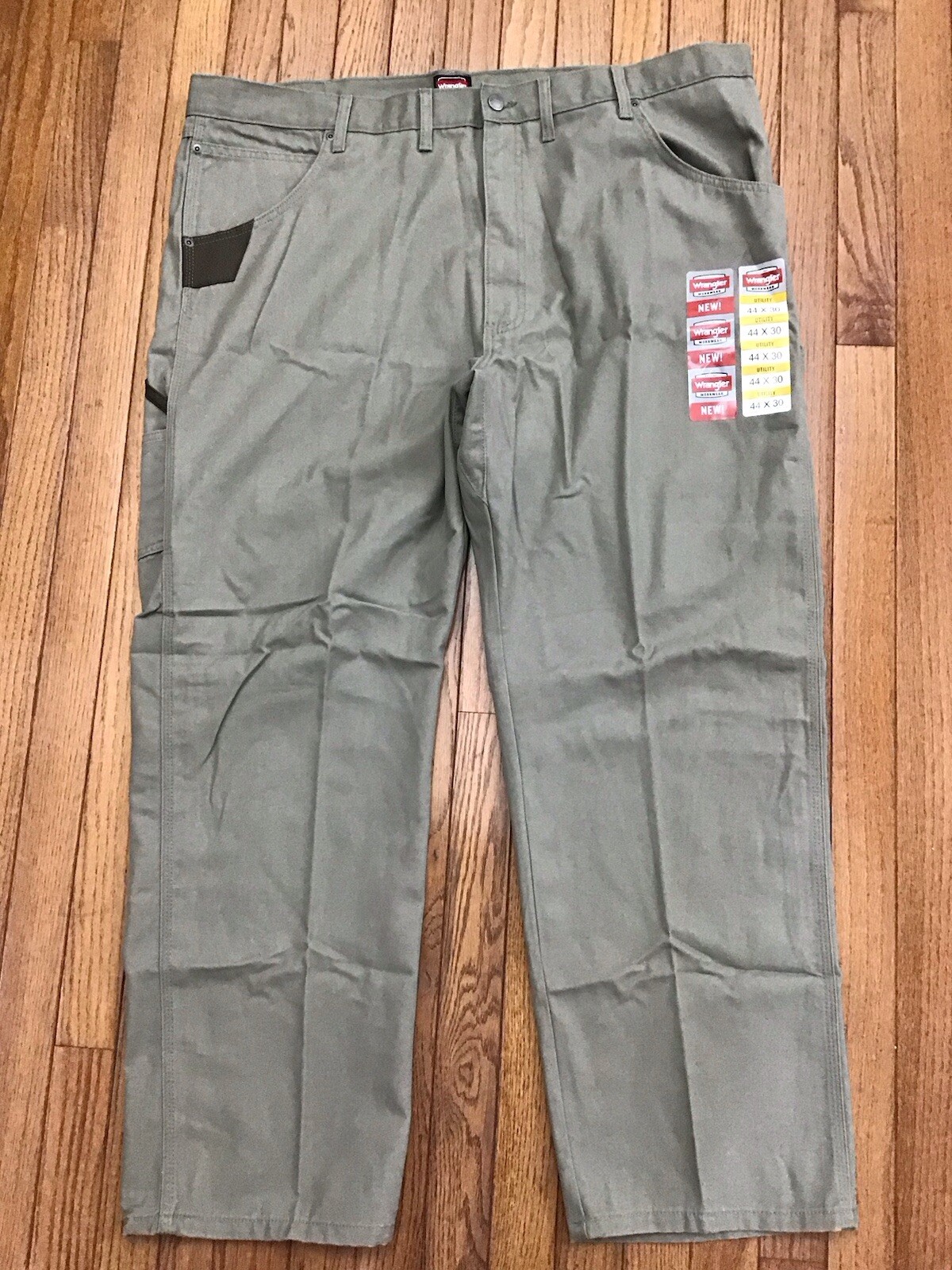 New Wrangler 44 x 30 Men Workwear Relaxed Fit Utility Pant Multi Pockets (SH10)