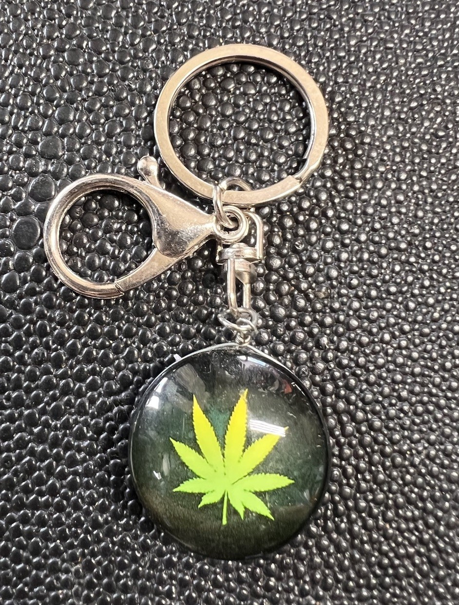 Cannabis Leaf Metal Key Chain Silver Tone Detachable Lobster Clasp Unisex