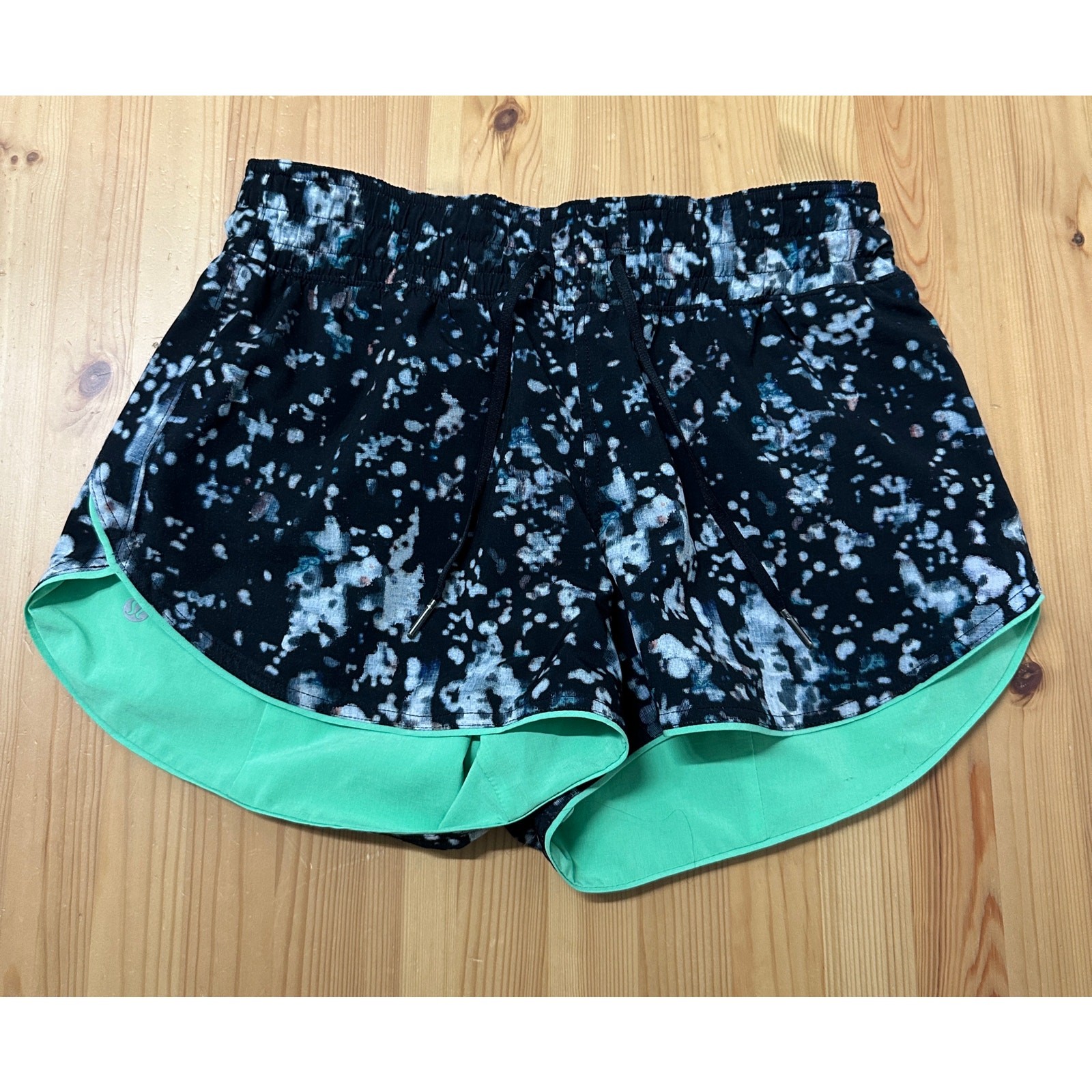 Lululemon Choose A Side Short 3″ Size 6