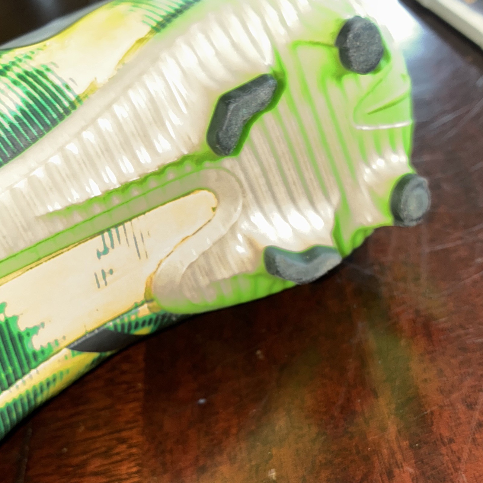 Nike Phanton Phantom GT Low Top Lace-Up Rubber Soccer Cleats Camo Green/Black