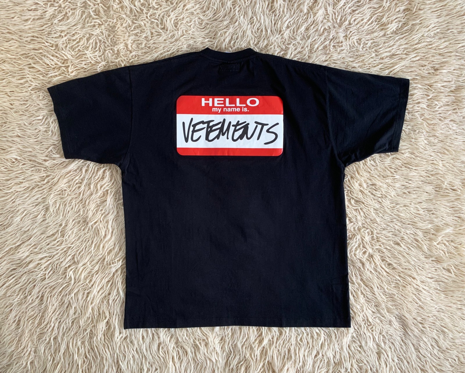 VETEMENTS Hello My Name Is Black T Shirt Sticker Graphic Tee Oversize New XL
