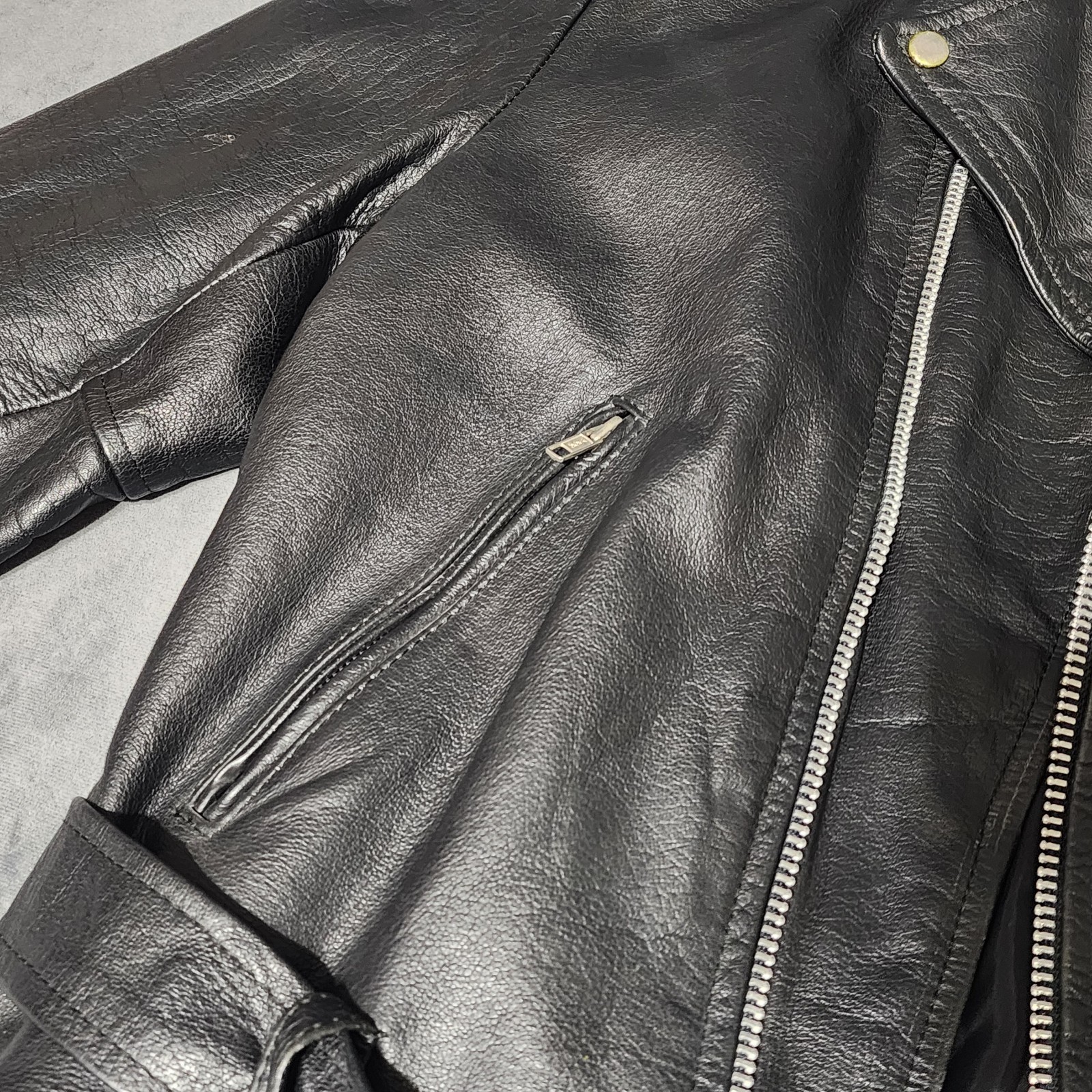 Vtg WILSONS Leather Jacket Motorcycle Biker Punk Metal Rock Moto 90s Size Large
