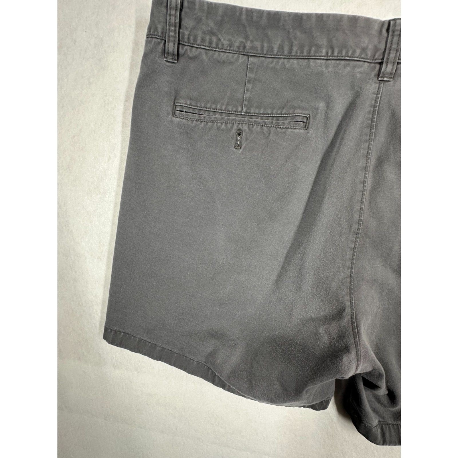 Bonobos, Men’s Shorts Size 40, Gray, 5″ Inseam, see pictures for wear