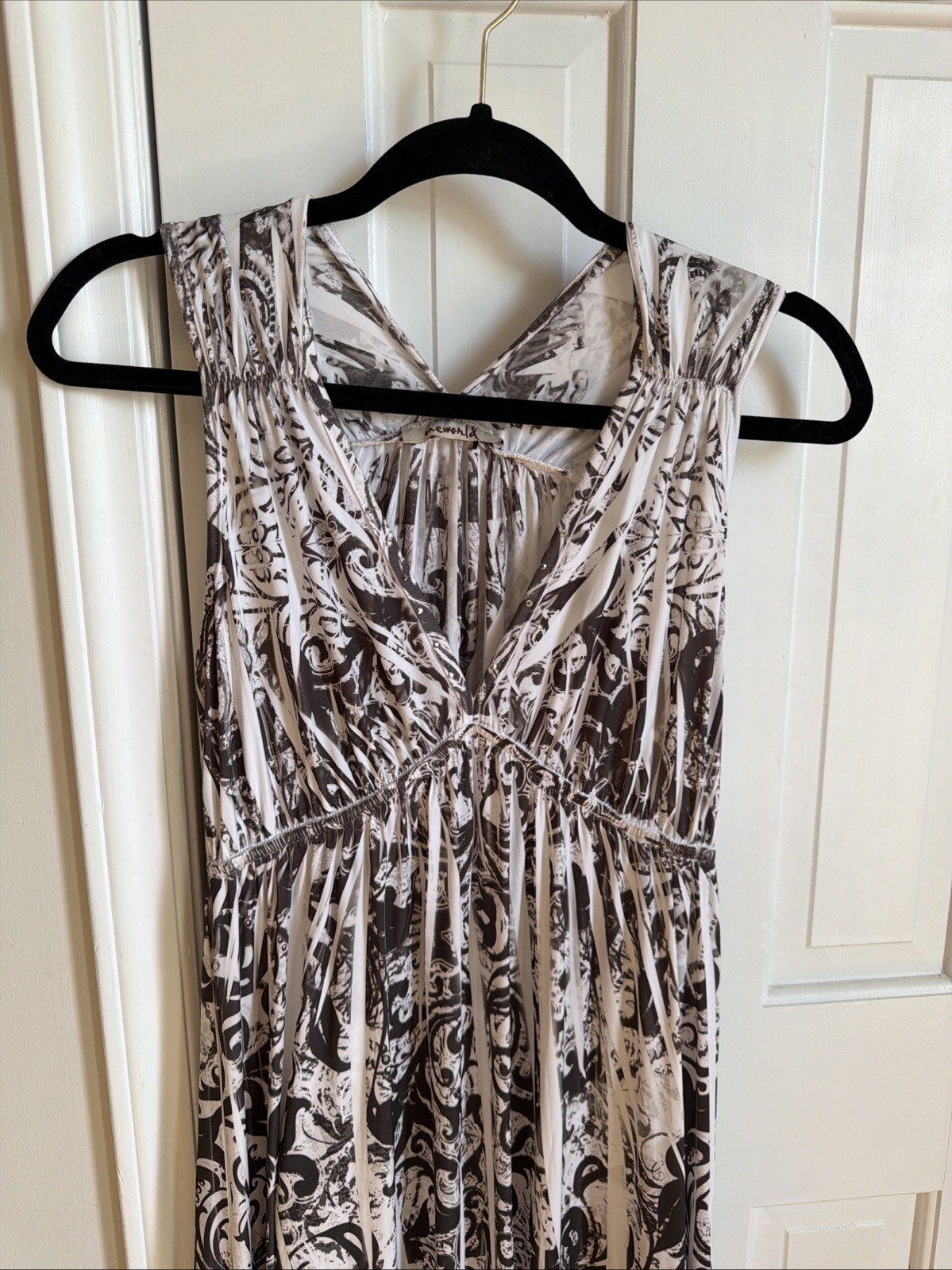 Oneworld Maxi Dress Size M Stretch Silky Jersey VNeck Empire Waist Black Floral