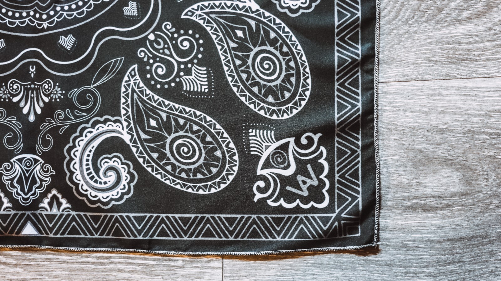 EXTRA Large Soft Polyester Non Fading Paisley Bandana or Wildrag 26 x 26 Inches