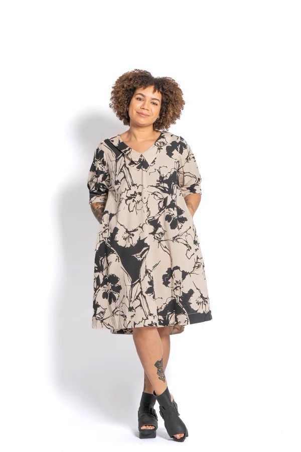 Women’s Gershon Bram Floral V-Neck Swing Dress in Beige and Black Size Large