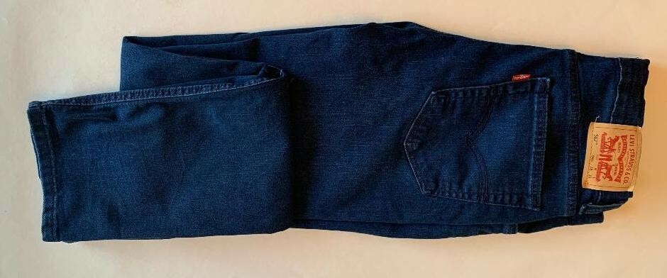 Levi’s 502 Size 16 Regular Dark Blue – – Waist 28 x Length 30 – – FREE SHIPPING
