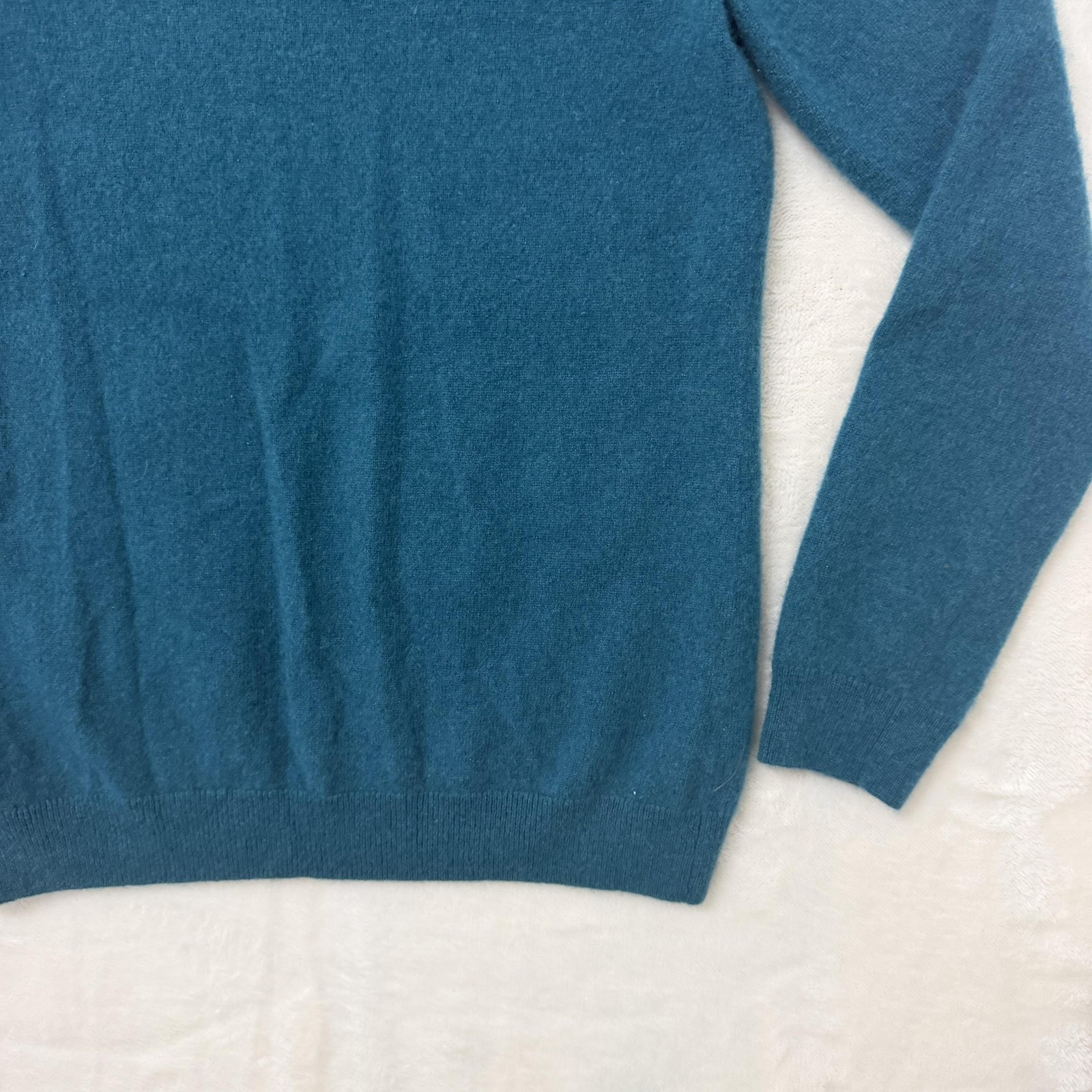 Talbots Cashmere Sweater Womens Medium Blue Crewneck Pullover Knit Soft Fuzzy