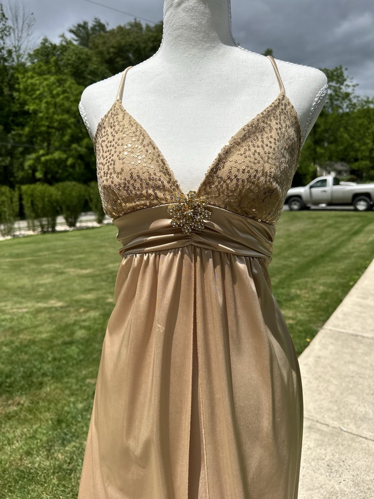 Taboo Gold Sequin Beaded V-Neck Spaghetti Strap Knee Length Dress S