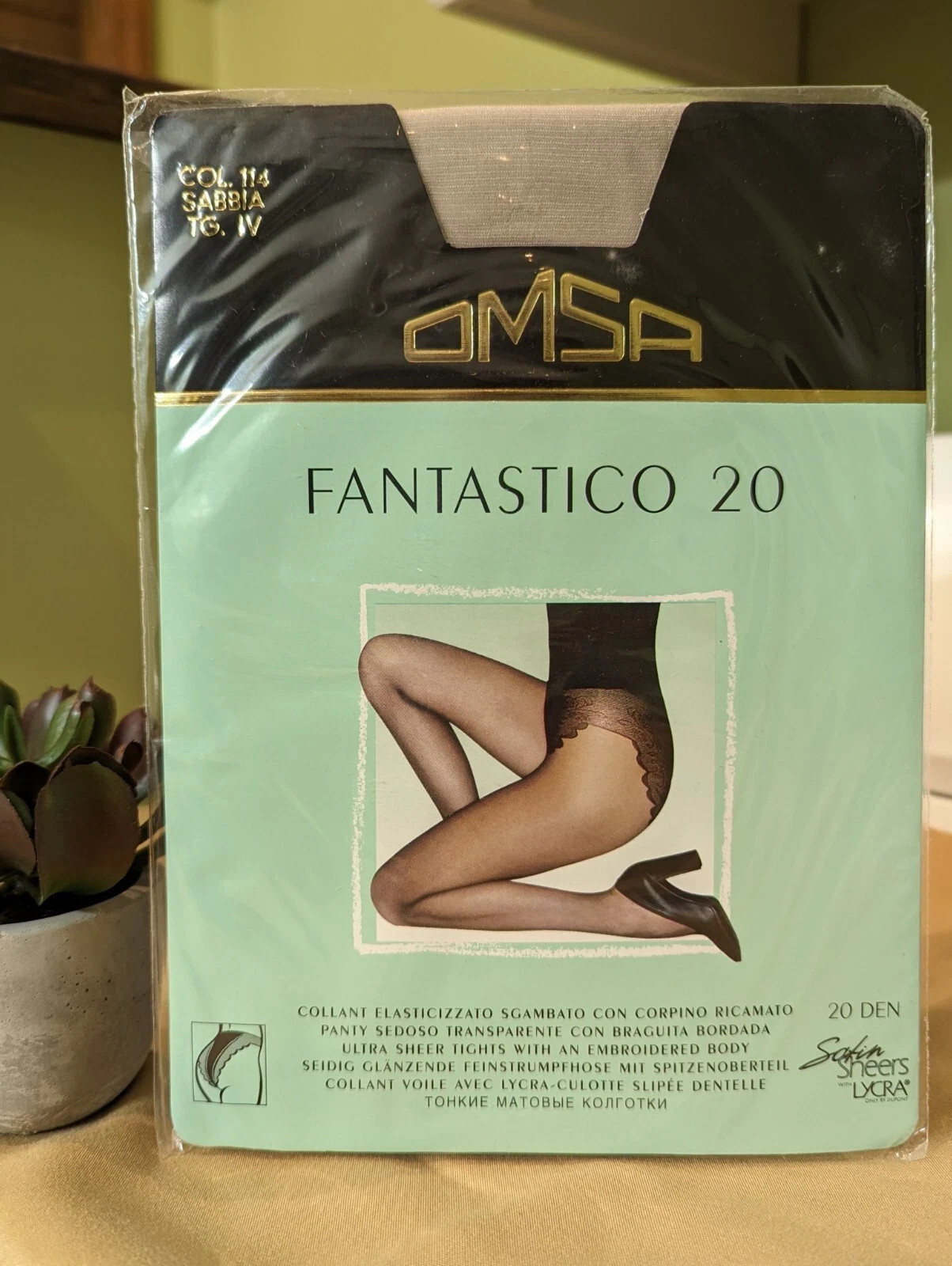 VINTAGE 90’S OMSA FANTASTICO 20 DENIER SHEER NYLON PANTYHOSE TIGHTS SIZE 4/IV