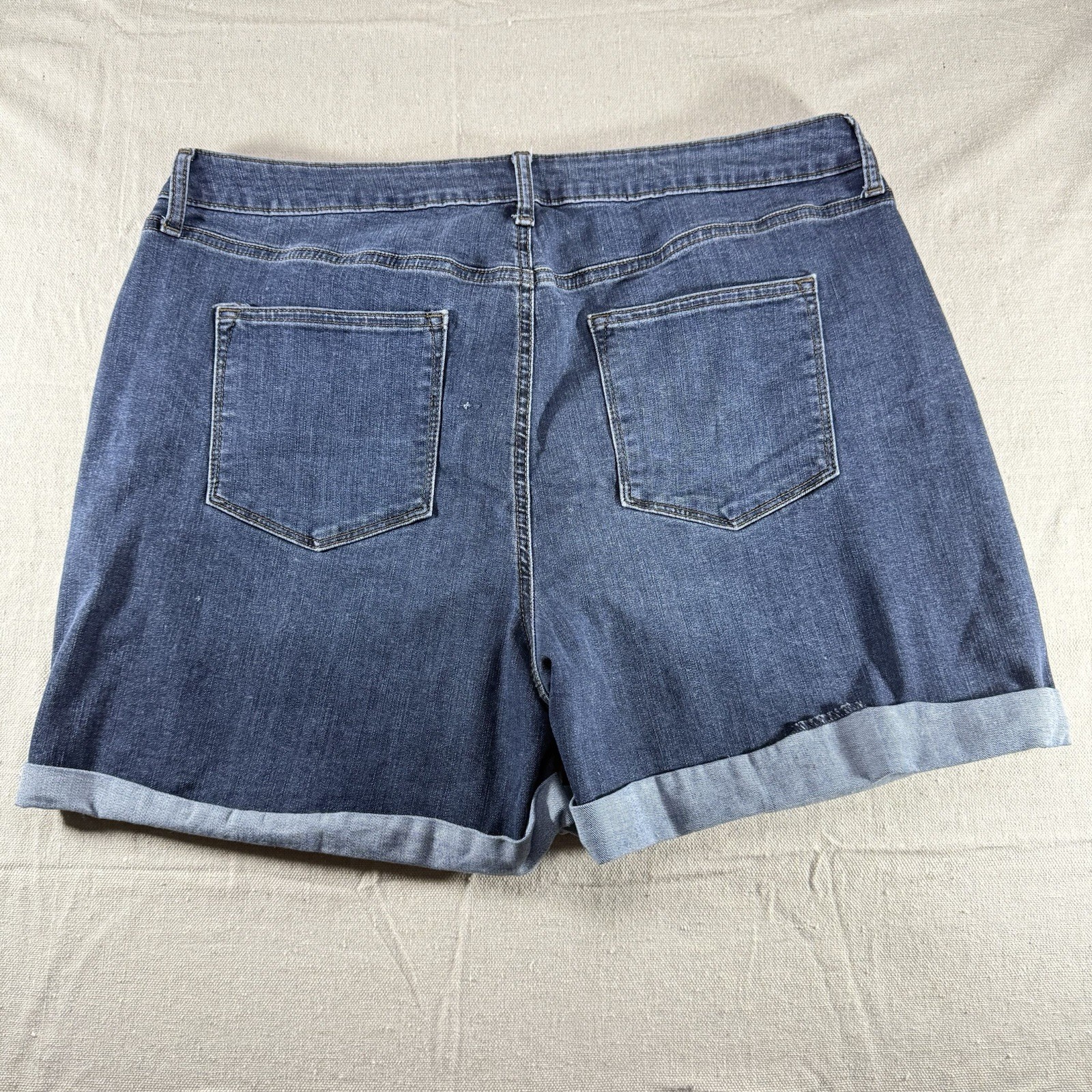 Sonoma Goods For Life Womens Blue Denim Cuffed Shorts Size 8 Mid Rise 38W