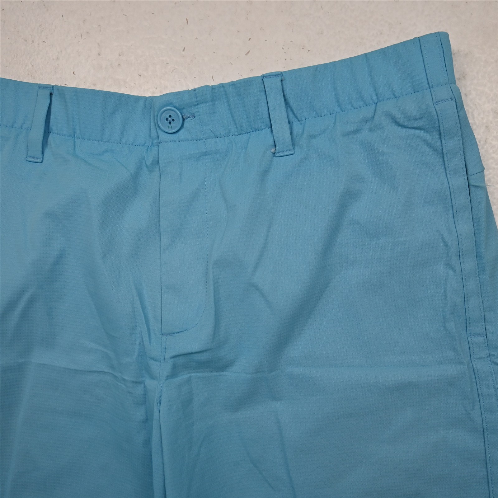 Under armour 36×9″ Bright Blue UM8817 Iso-Chill Airvent Golf Mens Shorts